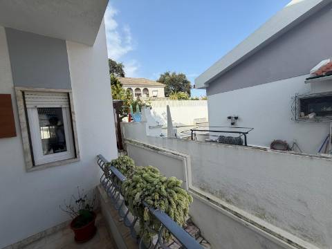 Moradia T4 Geminada na Cruz de Pau