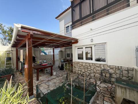 Moradia T4 Geminada na Cruz de Pau