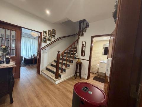 Moradia T4 Geminada na Cruz de Pau