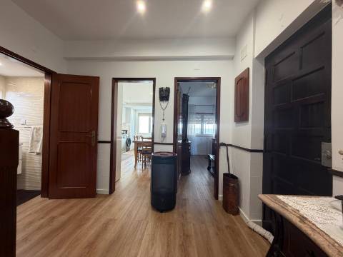 Moradia T4 Geminada na Cruz de Pau