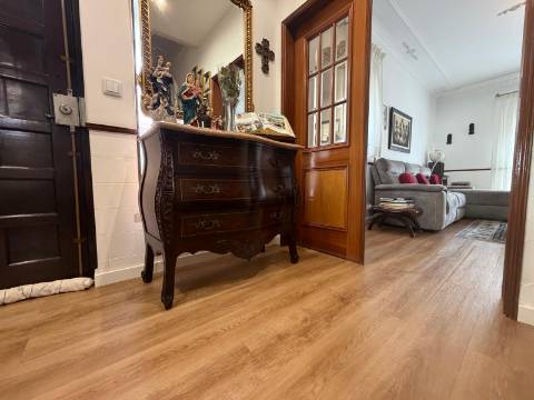 Moradia T4 Geminada na Cruz de Pau