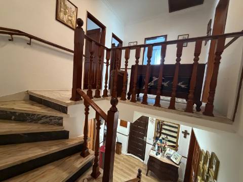 Moradia T4 Geminada na Cruz de Pau