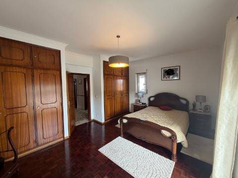 Moradia T4 Geminada na Cruz de Pau