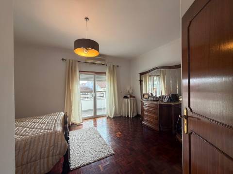 Moradia T4 Geminada na Cruz de Pau