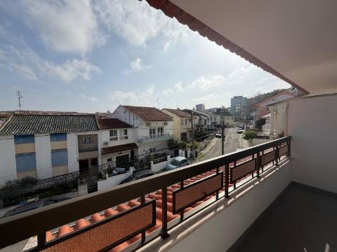 Moradia T4 Geminada na Cruz de Pau