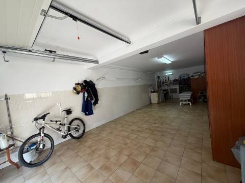 Moradia T4 Geminada na Cruz de Pau