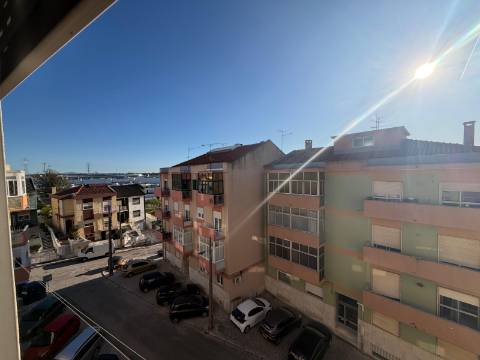 Apartamento T2 Torre da Marinha