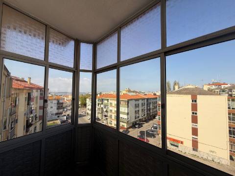 Apartamento T2 Torre da Marinha