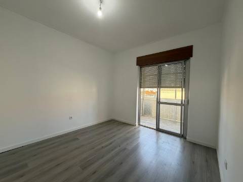 Apartamento T2 Torre da Marinha