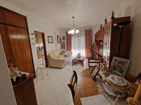 Apartamento T1 - Paio Pires