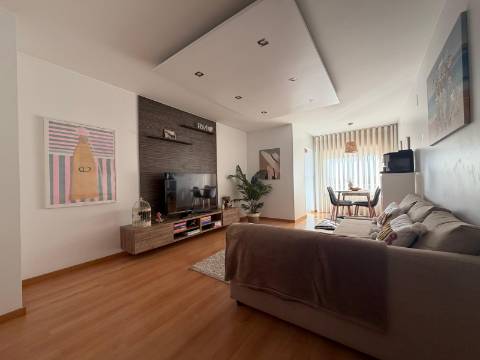 Apartamento T2 em Corroios