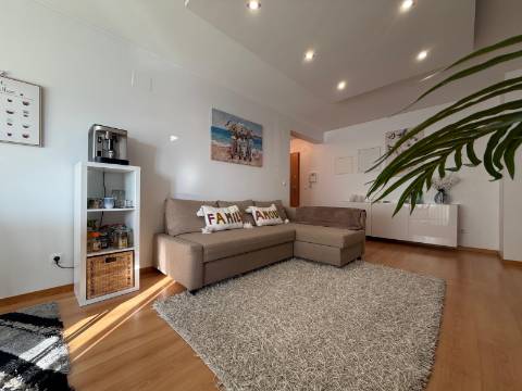 Apartamento T2 em Corroios