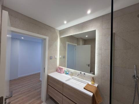 Apartamento T1 c/Parqueamento e arrecadação Lisboa