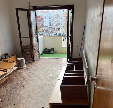 Apartamento T3 remodelado no Laranjeiro