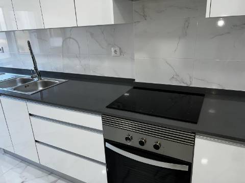 Apartamento T3 remodelado no Laranjeiro