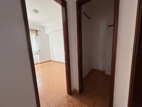 Apartamento T2 c/lugar de garagem na Cruz de Pau