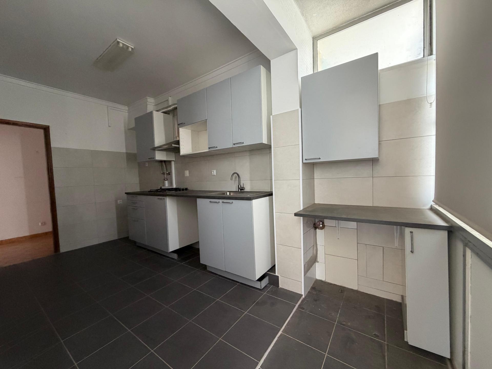 Apartamento T2 c/lugar de garagem na Cruz de Pau