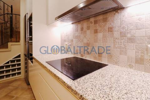 Moradia T2 Renovada com Terraço e Suite em Canidelo