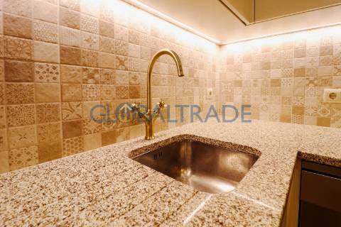 Moradia T2 Renovada com Terraço e Suite em Canidelo