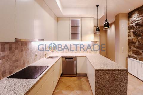 Moradia T2 Renovada com Terraço e Suite em Canidelo