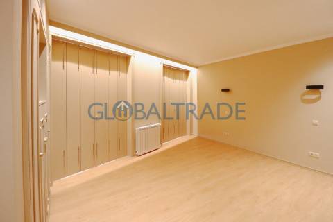 Moradia T2 Renovada com Terraço e Suite em Canidelo