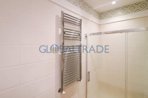 Moradia T2 Renovada com Terraço e Suite em Canidelo