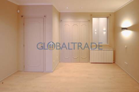 Moradia T2 Renovada com Terraço e Suite em Canidelo