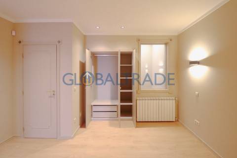 Moradia T2 Renovada com Terraço e Suite em Canidelo