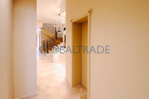 Moradia T2 Renovada com Terraço e Suite em Canidelo