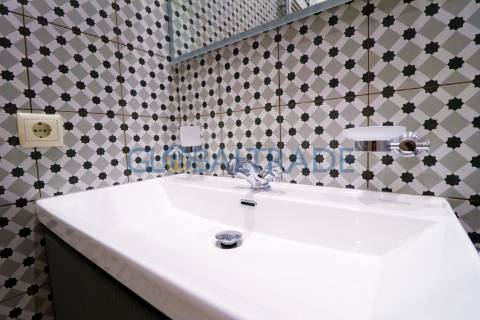 Moradia T2 Renovada com Terraço e Suite em Canidelo