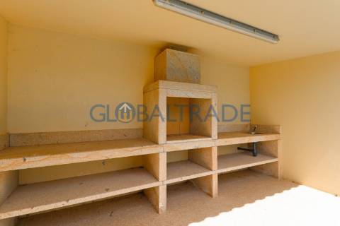 Moradia T2 Renovada com Terraço e Suite em Canidelo