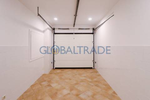 Moradia T2 Renovada com Terraço e Suite em Canidelo