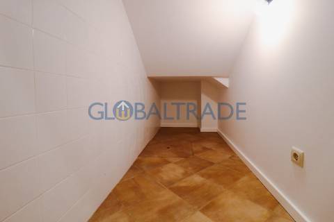 Moradia T2 Renovada com Terraço e Suite em Canidelo