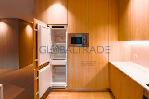 Apartamento T2 Renovado com Terraço em Fânzeres