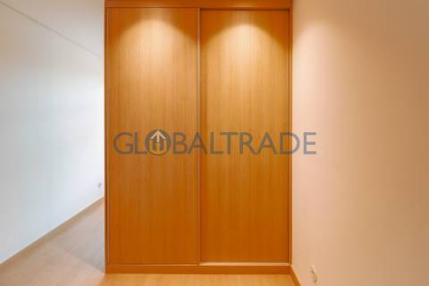 Apartamento T2 Renovado com Terraço em Fânzeres