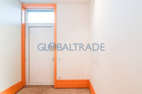 Apartamento T2 Renovado com Terraço em Fânzeres