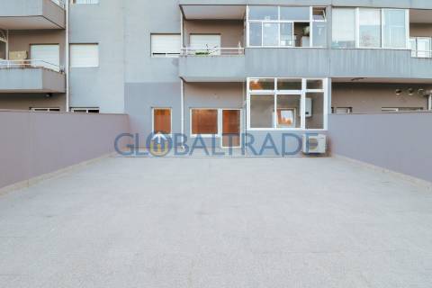 Apartamento T2 Renovado com Terraço em Fânzeres