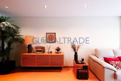 Apartamento T3 com terraço em Pedrouços