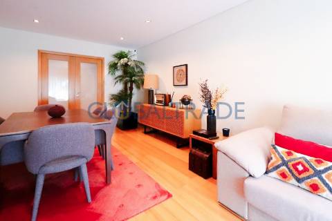 Apartamento T3 com terraço em Pedrouços