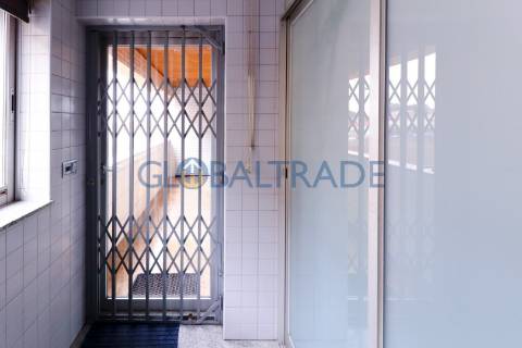 Apartamento T3 com terraço em Pedrouços