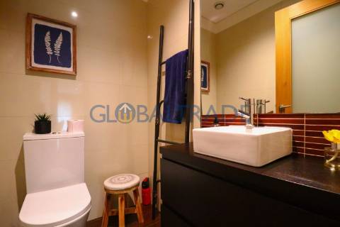 Apartamento T3 com terraço em Pedrouços