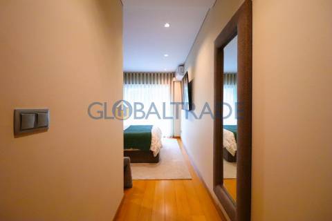 Apartamento T3 com terraço em Pedrouços