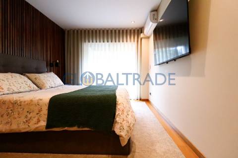 Apartamento T3 com terraço em Pedrouços