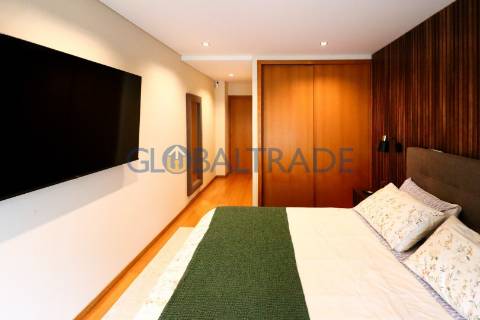 Apartamento T3 com terraço em Pedrouços