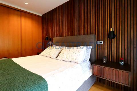 Apartamento T3 com terraço em Pedrouços