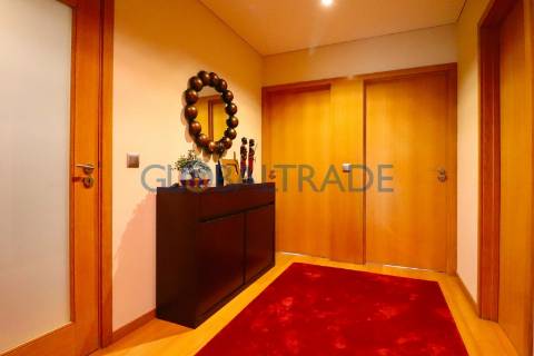 Apartamento T3 com terraço em Pedrouços