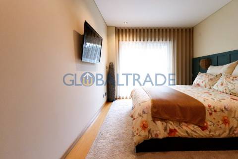 Apartamento T3 com terraço em Pedrouços