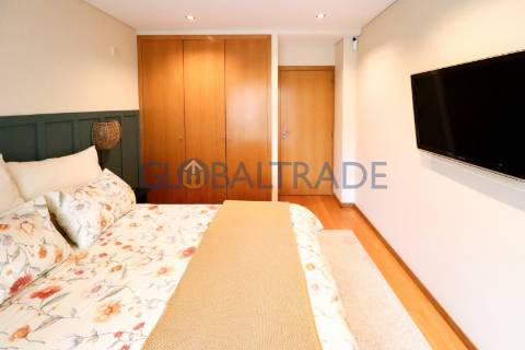 Apartamento T3 com terraço em Pedrouços