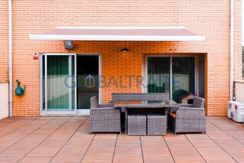 Apartamento T3 com terraço em Pedrouços