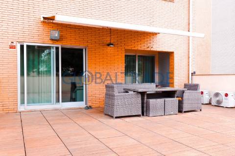 Apartamento T3 com terraço em Pedrouços